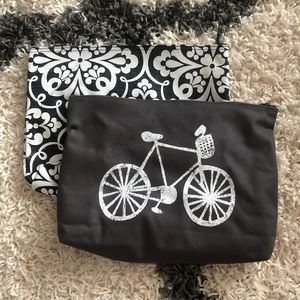 Lot of 2 Thirty One Large Zipper Pouches